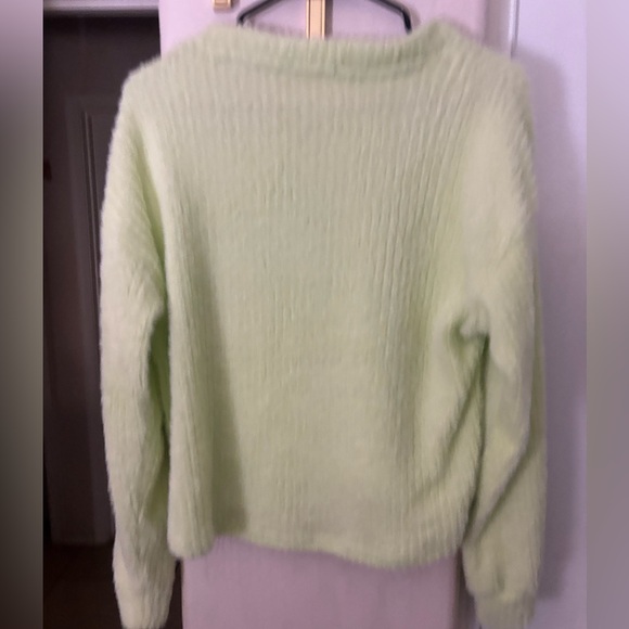 Excellent condition Hippie Rose
Cozy Light Green Fuzzy Lounge Set, size M - Picture 5 of 11